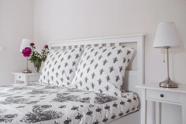 Choosing the Right Premium Bed Linen for Different Seasons