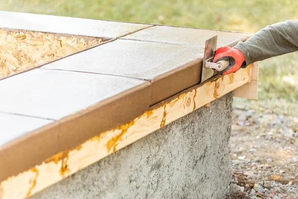 Create Luxury Spaces with Swimming Pool Contractor Northridge