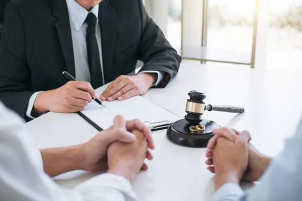 Family Law Lawyer Advice for Parents and Couples